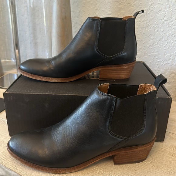 Frye Carson Chelsea booties Black Size 9 - Picture 10 of 12